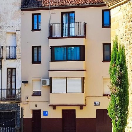 Apartamentos San Martin Plasencia Bagian luar foto