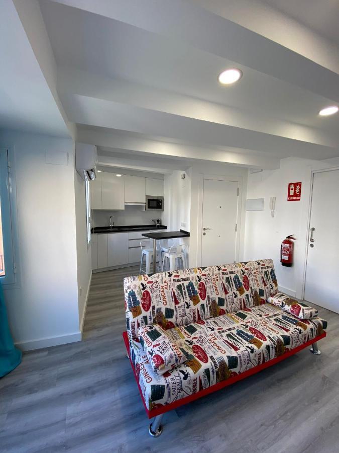 Apartamentos San Martin Plasencia Bagian luar foto