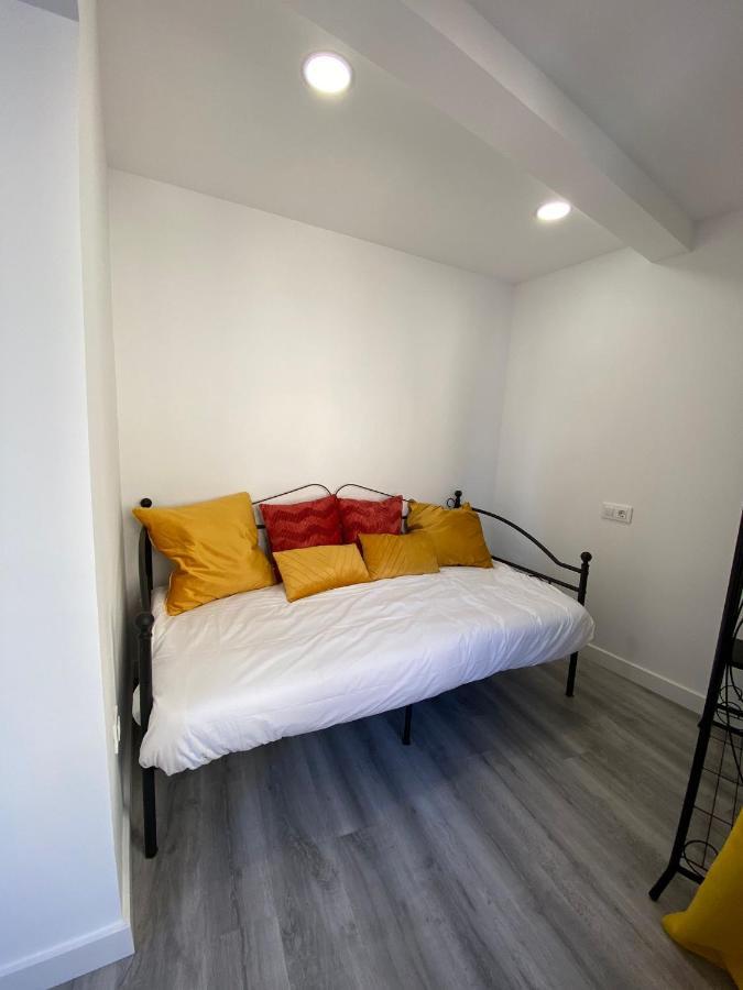 Apartamentos San Martin Plasencia Bagian luar foto