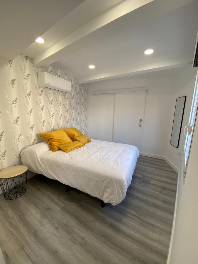 Apartamentos San Martin Plasencia Bagian luar foto